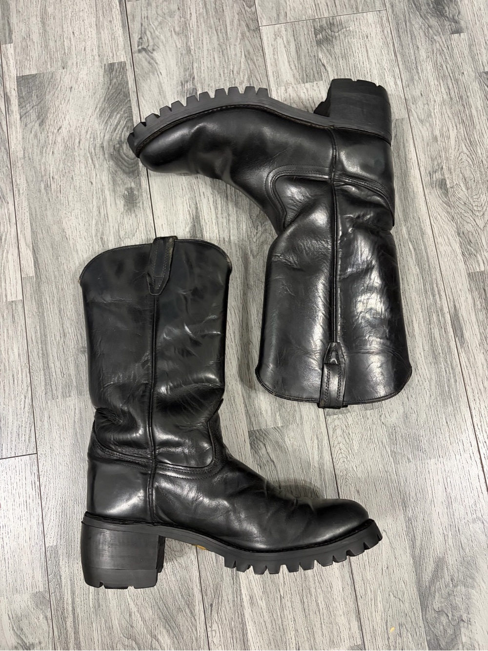 ACME Black Leather Mid-Calf Pecos Lug Sole Boots Stacked Heel